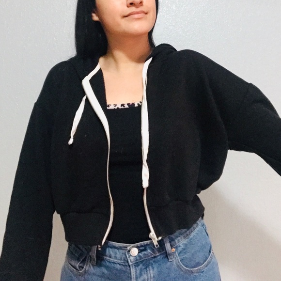 Black zip up jacket - Picture 2 of 6